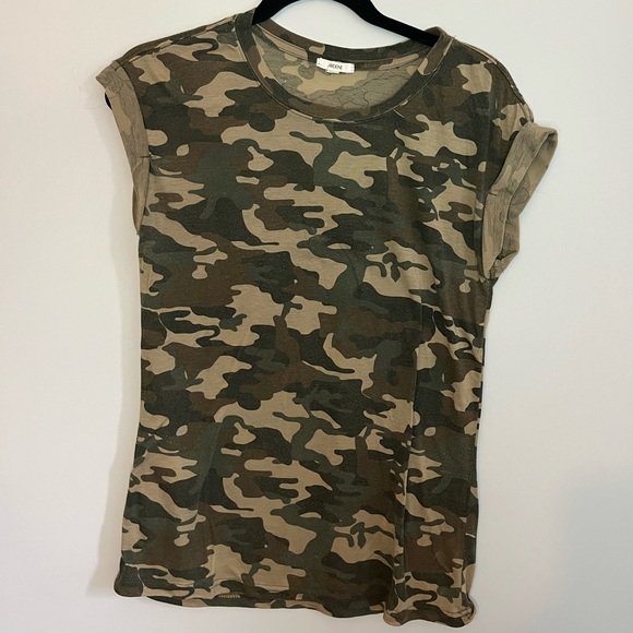 Ardene Camo Print Tee - X-Small - Picture 1 of 3